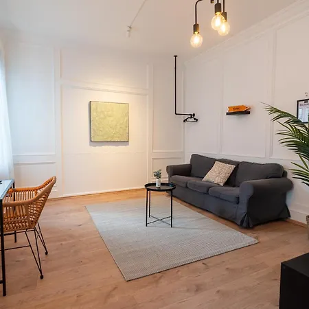 Modern And Cozy Near Main Station * Κόμπλεντς