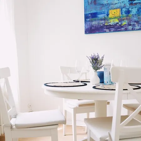 Διαμέρισμα Modern And Cozy Near Main Station Κόμπλεντς