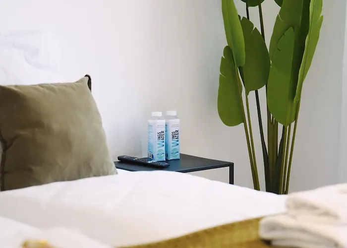 Modern And Cozy Near Main Station Apartment *